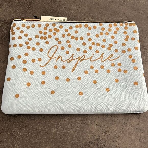 FREE with any purchase $50 [ NWT make up pouch - Picture 1 of 4